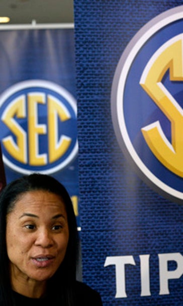 South Carolina's Gray, Davis lead SEC transfer trend